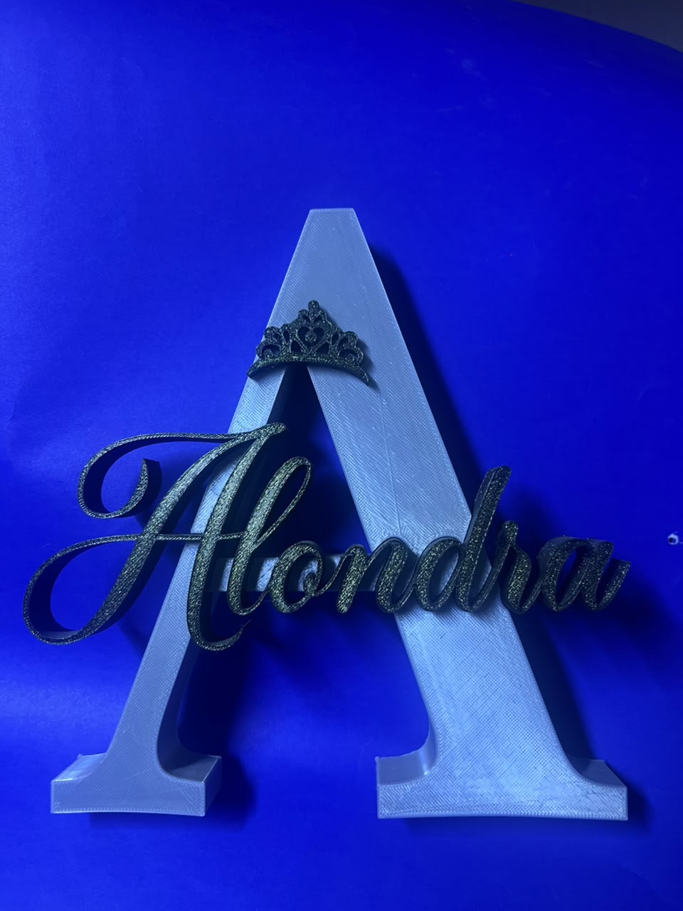 Letra Inicial Personalizada 3D con Nombre en Relieve