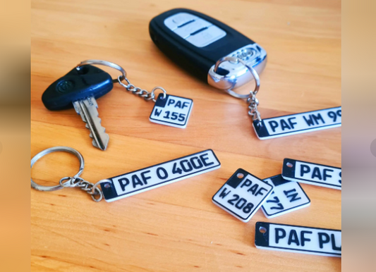 Llaveros Personalizados 3D con Nombre o Placa Vehicular en Relieve